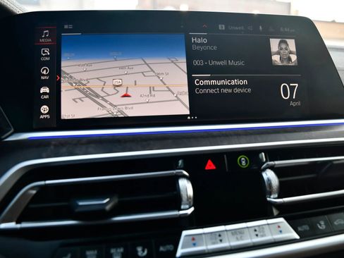 Used 2023 BMW X5 xDrive40i w/ M Sport Package image 16