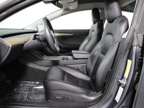 Used 2023 Tesla Model 3 Standard Range image 18