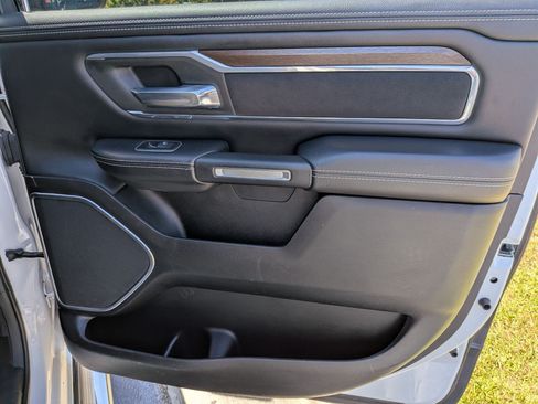 Used 2021 RAM 1500 Laramie AWD/4WD image 21
