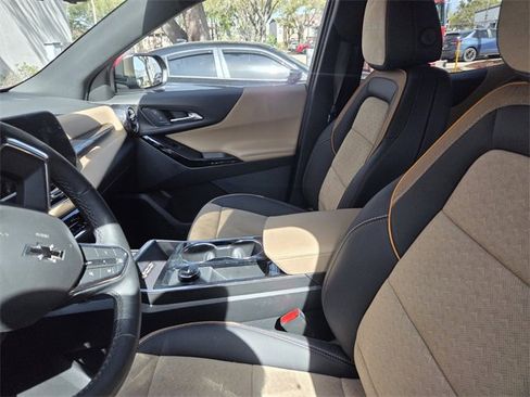 Used 2025 Chevrolet Equinox ACTIV w/ Safety and Technology Package image 6