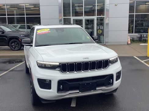 Used 2023 Jeep Grand Cherokee Overland w/ Luxury Tech Group IV image 11