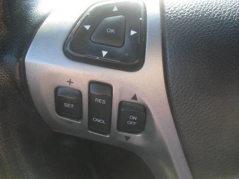 Used 2014 Ford Taurus SEL w/ Equipment Group 201A image 29