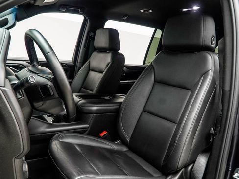 Used 2024 Chevrolet Suburban LT image 39