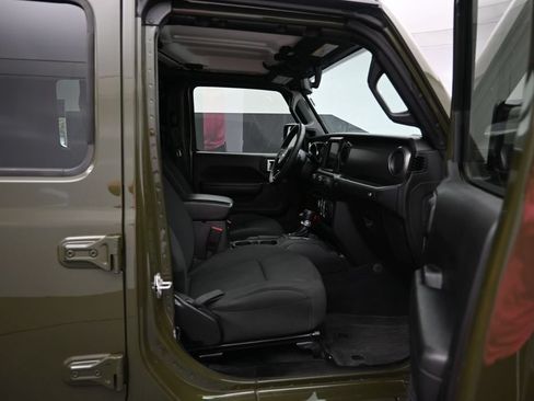 Used 2023 Jeep Gladiator Sport AWD/4WD image 27