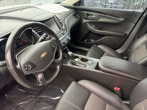 Used 2019 Chevrolet Impala LT FWD image 11