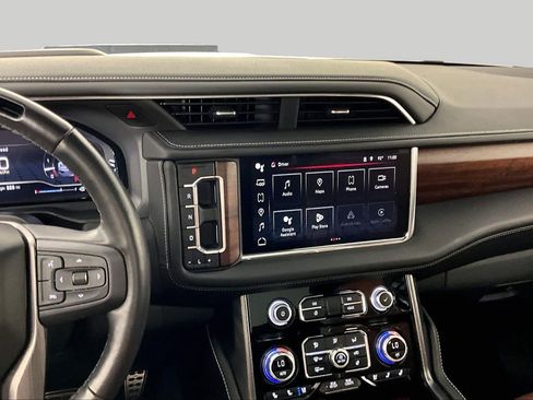 Used 2024 GMC Yukon Denali Ultimate AWD/4WD image 7