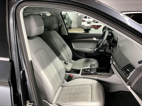 Used 2023 Audi Q5 2.0T Premium w/ Convenience Package image 10