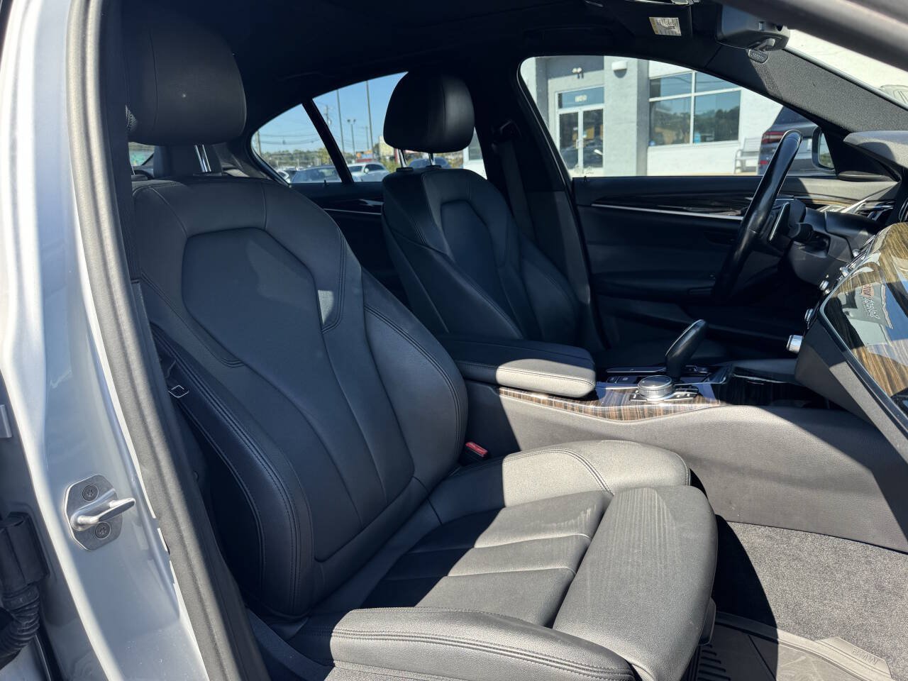 Used 2018 BMW 530i RWD image 10