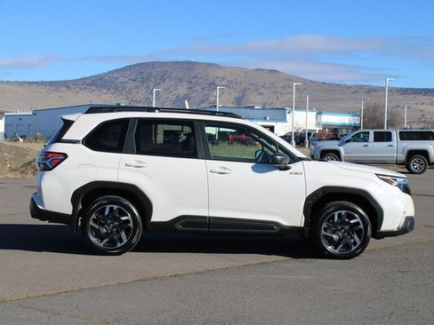 Used 2025 Subaru Forester Limited image 7