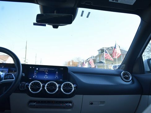 Used 2025 Mercedes-Benz GLA 250 GLA 250 image 32