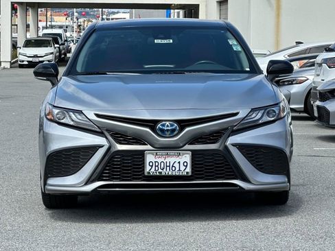 Used 2022 Toyota Camry XSE FWD image 8
