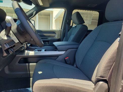New 2026 RAM 2500 Big Horn AWD/4WD image 12