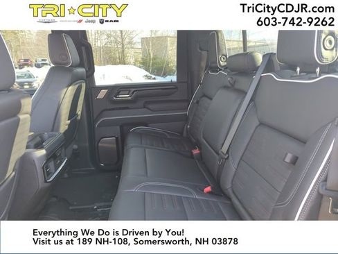 Used 2025 GMC Sierra 2500 AT4X image 31