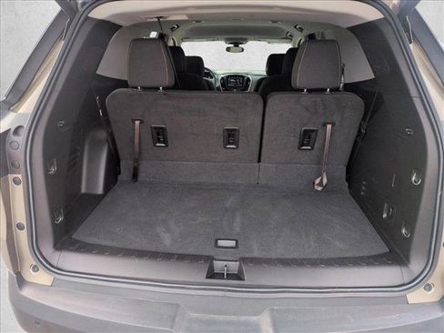 Used 2020 Chevrolet Traverse LT image 6