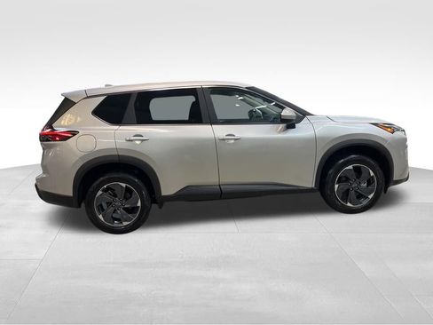 Used 2025 Nissan Rogue SV FWD image 6
