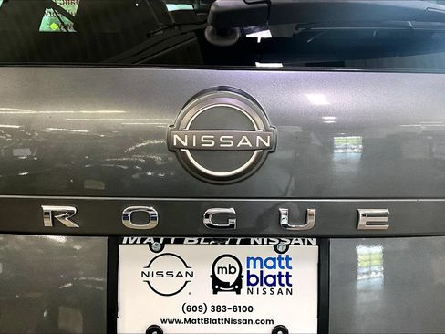 Used 2023 Nissan Rogue S AWD/4WD image 26