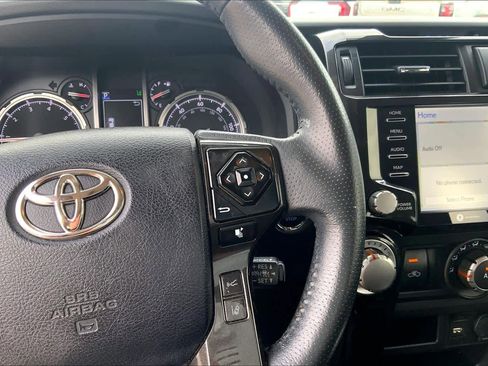 Used 2022 Toyota 4Runner TRD Off-Road Premium AWD/4WD image 23