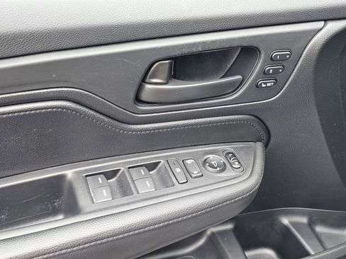 Used 2024 Honda Odyssey Sport image 12