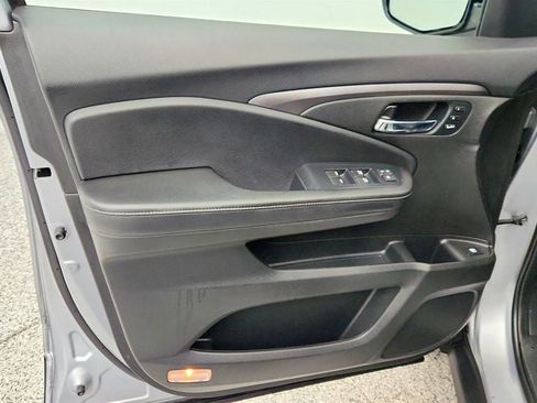 Used 2023 Honda Ridgeline RTL-E image 11