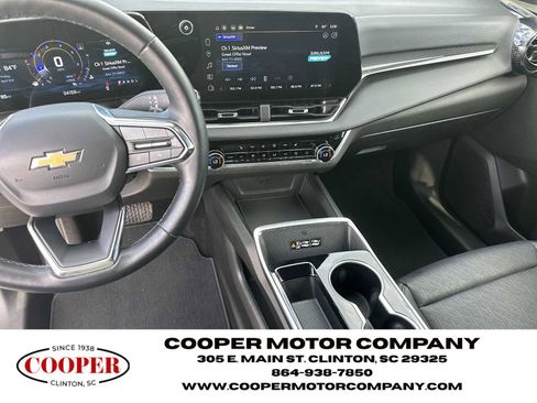 Used 2025 Chevrolet Equinox LT w/ Convenience Package II image 23