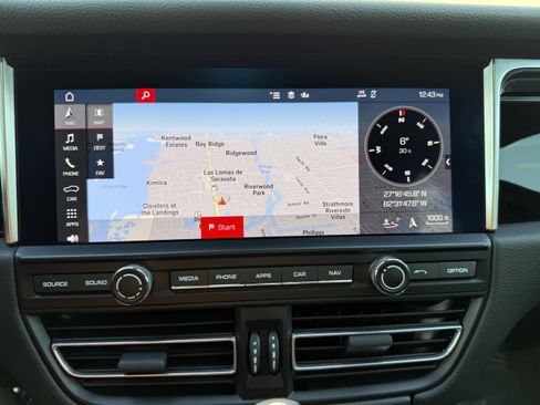 Certified 2021 Porsche Macan image 29