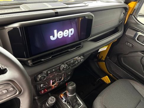New 2026 Jeep Gladiator Rubicon w/ Steel Power Dome Hood Package AWD/4WD image 35