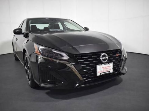 Certified 2024 Nissan Altima 2.5 SR w/ SR Premium Package image 3