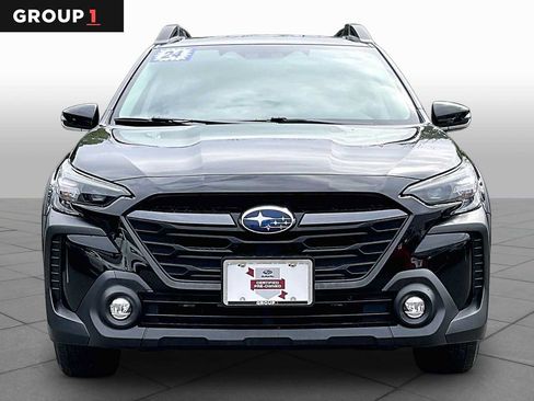 Used 2024 Subaru Outback Premium AWD/4WD image 4