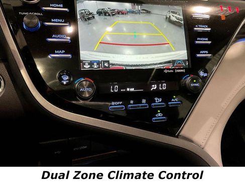 Used 2020 Toyota Camry XLE FWD image 14