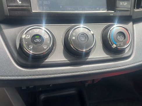 Used 2018 Toyota RAV4 LE w/ All Weather Liner Package AWD/4WD image 18