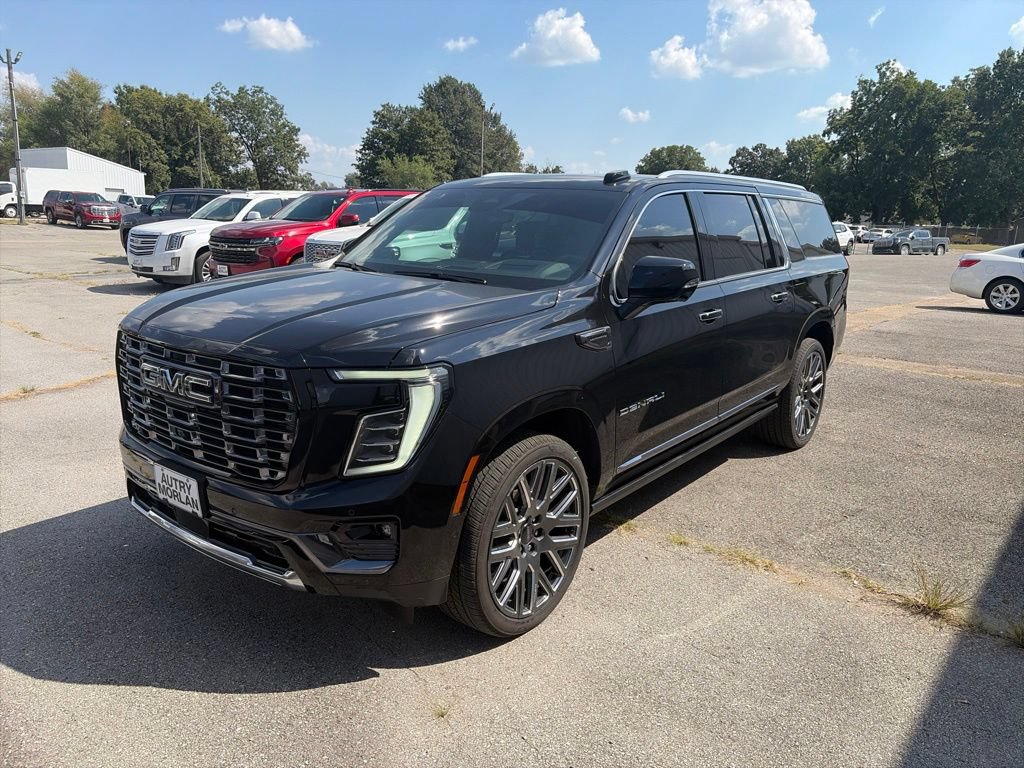 Used 2025 GMC Yukon XL Denali Ultimate w/ LPO, Floor Liner Package AWD/4WD image 2