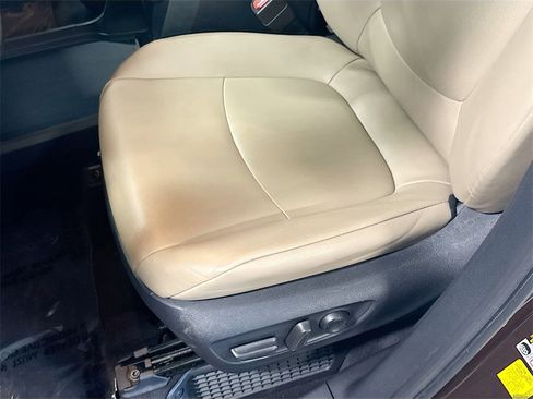 Used 2021 Toyota Sienna XLE image 18