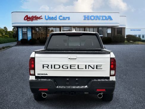 Used 2025 Honda Ridgeline Black Edition image 4
