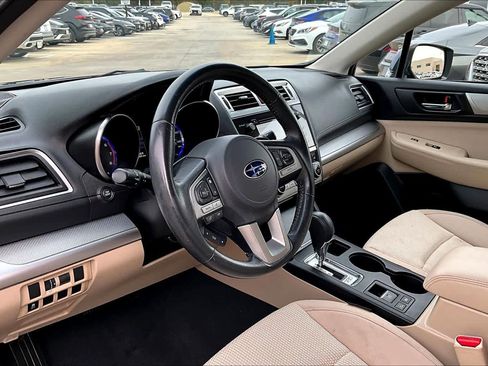 Used 2017 Subaru Outback 2.5i Premium image 17