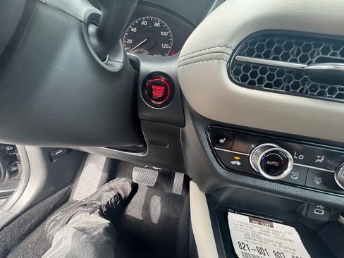 Certified 2025 Honda HR-V EX-L image 20