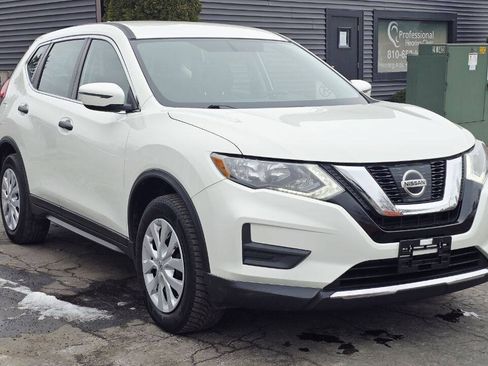 Used 2017 Nissan Rogue S FWD image 8