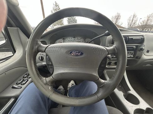 Used 2003 Ford Explorer Sport Trac XLS image 12