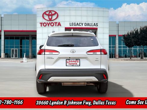 Used 2024 Toyota Corolla Cross LE AWD/4WD image 8