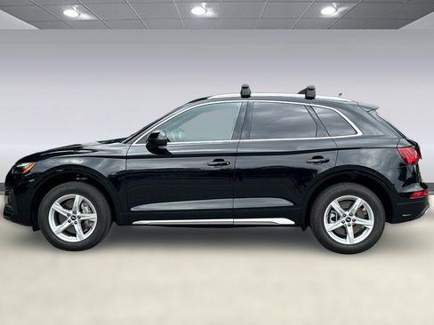 Used 2023 Audi Q5 2.0T Premium w/ Convenience Package AWD/4WD image 2
