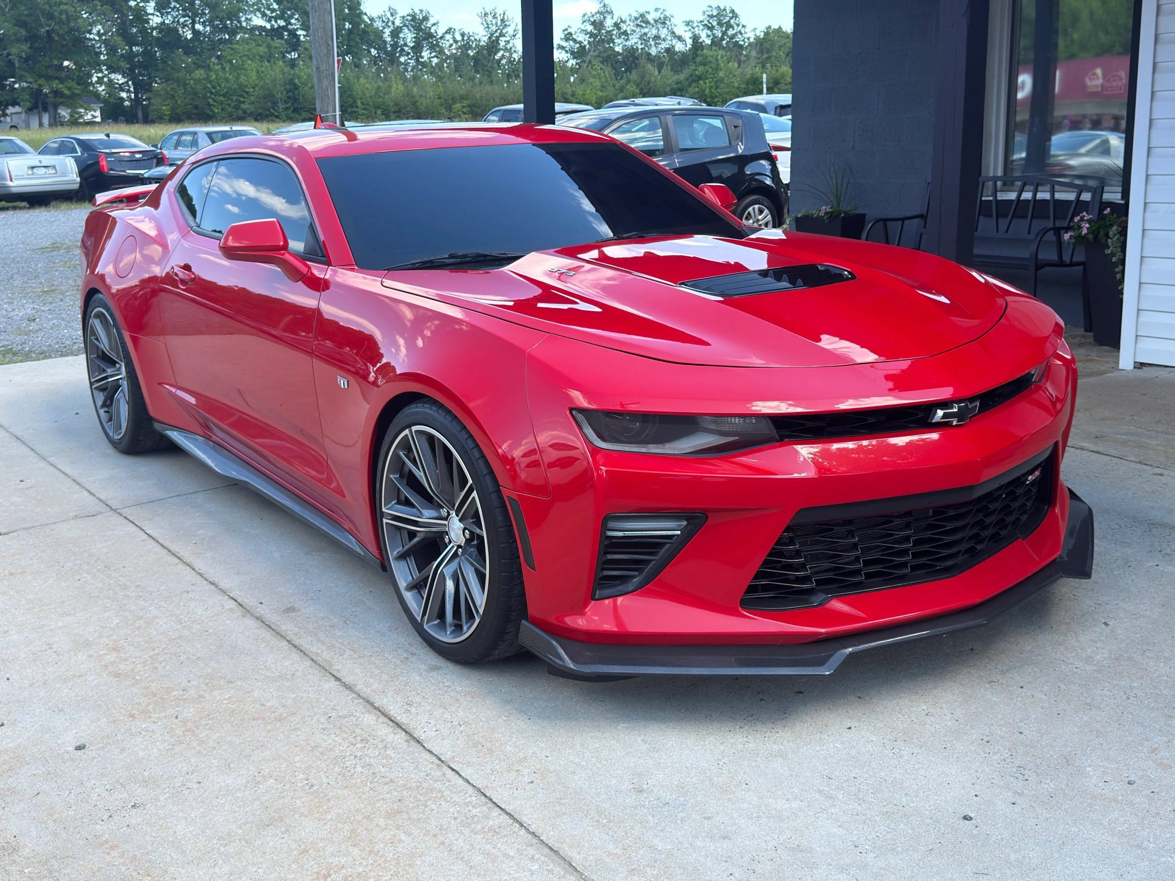 Used 2017 Chevrolet Camaro SS RWD image 1