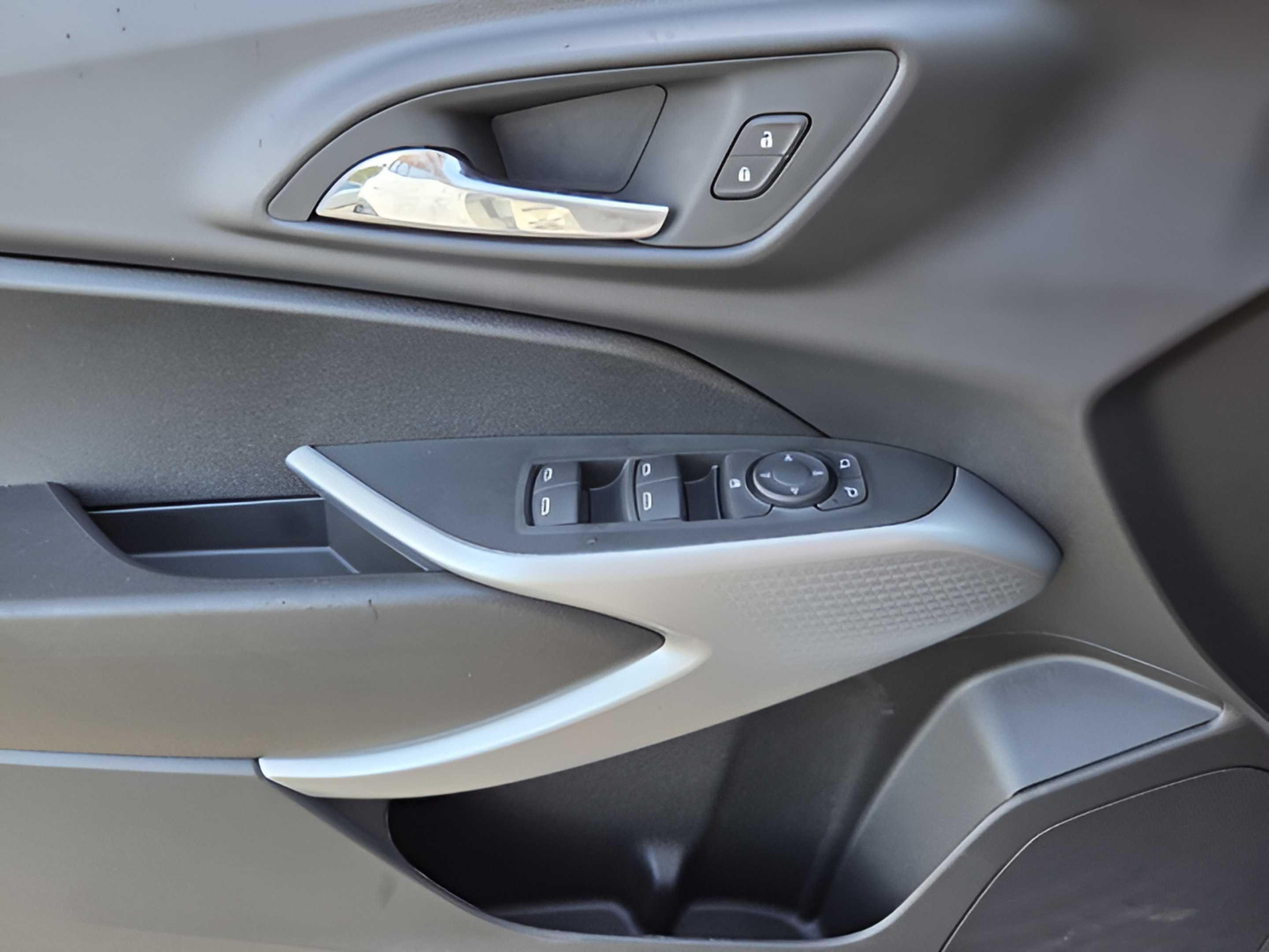New 2026 Chevrolet Trax LS FWD image 26