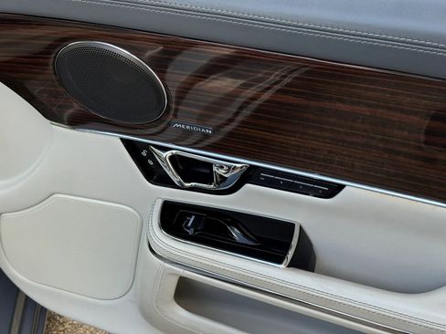 Used 2015 Jaguar XJ L Portfolio RWD image 25
