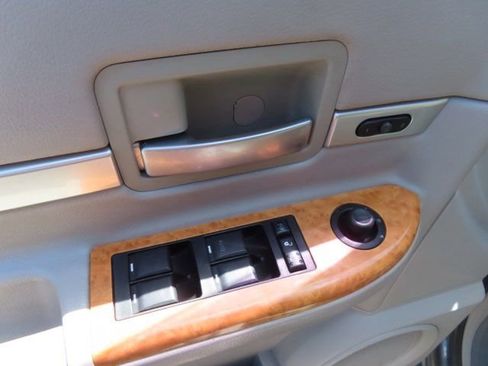 Used 2007 Chrysler Aspen Limited image 20