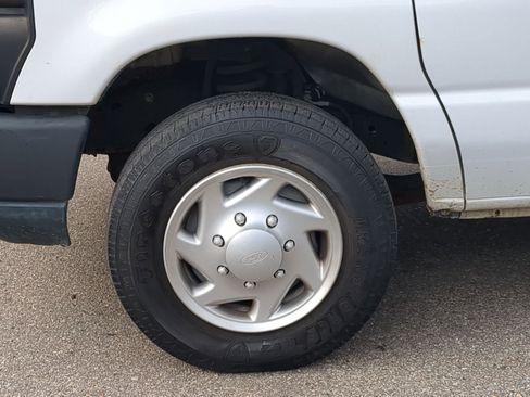 Used 2014 Ford E-150 and Econoline 150 XL w/ Power Windows & Locks Group image 15