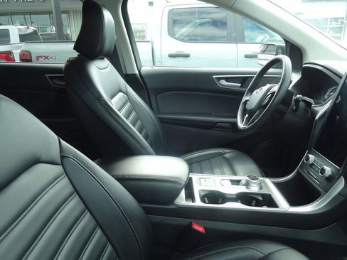 Used 2024 Ford Edge SEL image 11