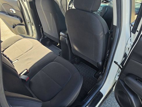 Used 2016 Kia Soul w/ Option Group 020 FWD image 37