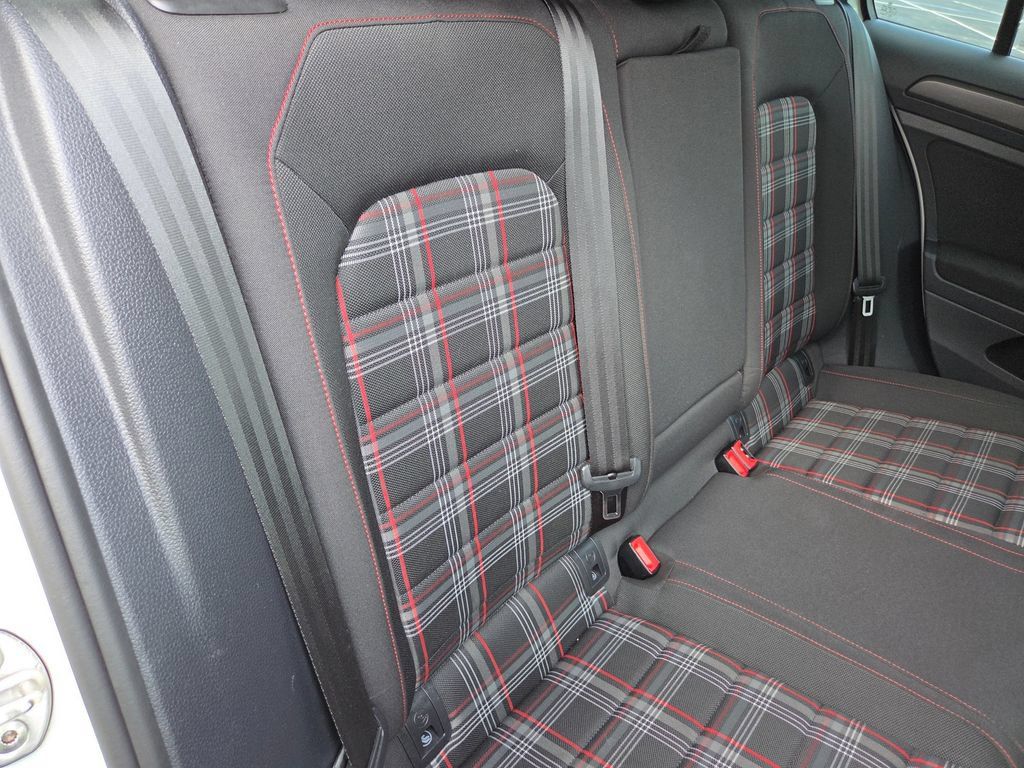 Used 2019 Volkswagen Golf 4-Door FWD image 26