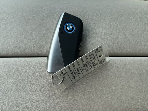 Used 2024 BMW iX xDrive50 w/ Premium Package AWD/4WD image 35