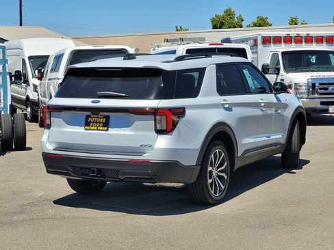 New 2026 Ford Explorer ST-Line AWD/4WD image 4