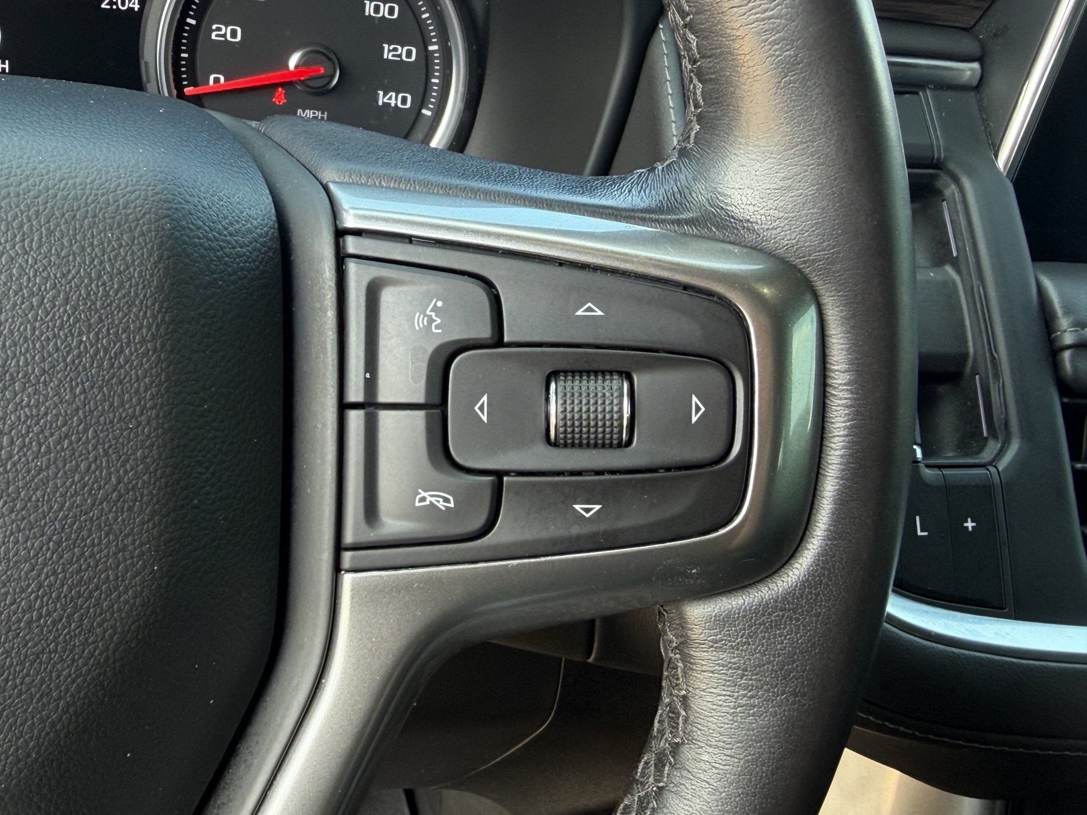 Used 2021 Chevrolet Tahoe Z71 w/ Z71 Off-Road Package AWD/4WD image 16